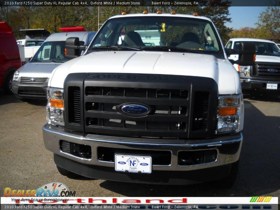 2010 Ford F250 Super Duty XL Regular Cab 4x4 Oxford White / Medium Stone Photo #3