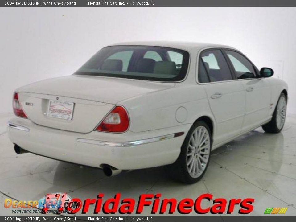 2004 Jaguar XJ XJR White Onyx / Sand Photo #2