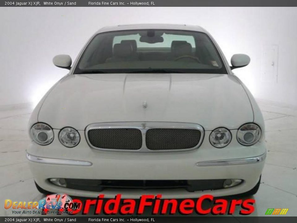 2004 Jaguar XJ XJR White Onyx / Sand Photo #5