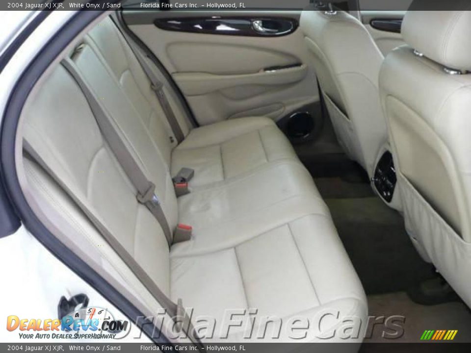 2004 Jaguar XJ XJR White Onyx / Sand Photo #14