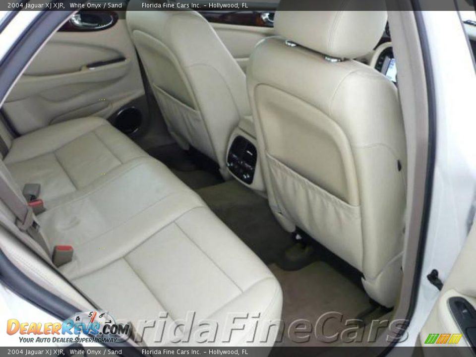 2004 Jaguar XJ XJR White Onyx / Sand Photo #15