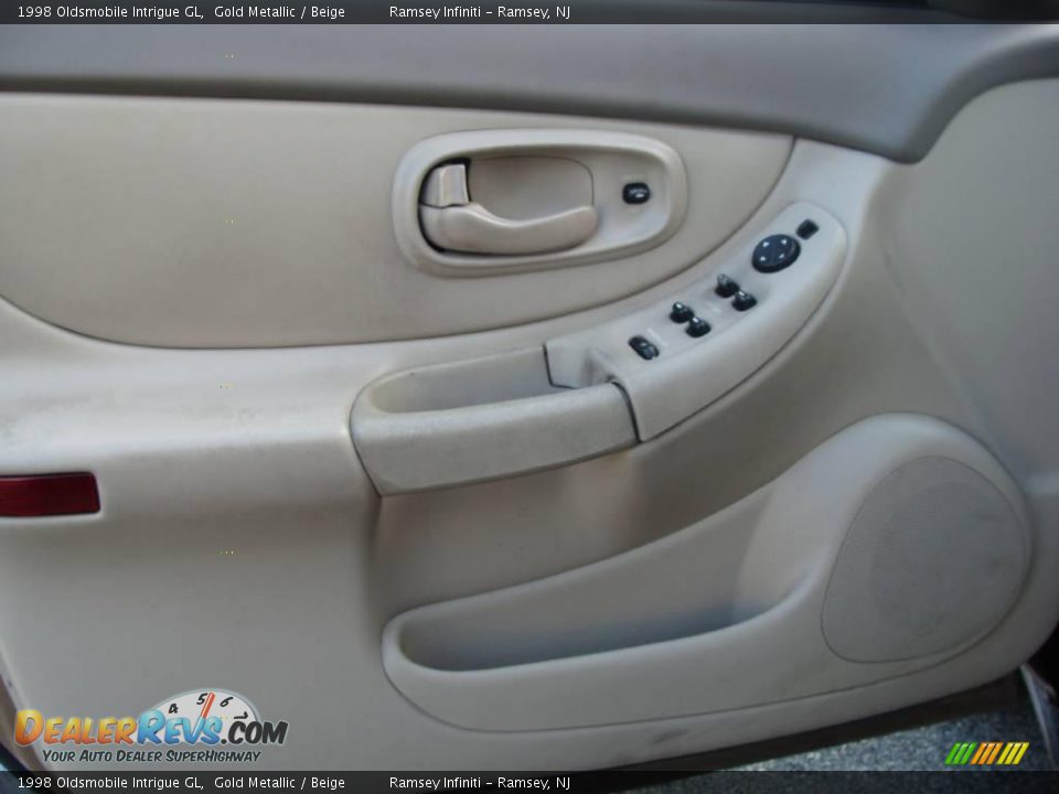 1998 Oldsmobile Intrigue GL Gold Metallic / Beige Photo #9