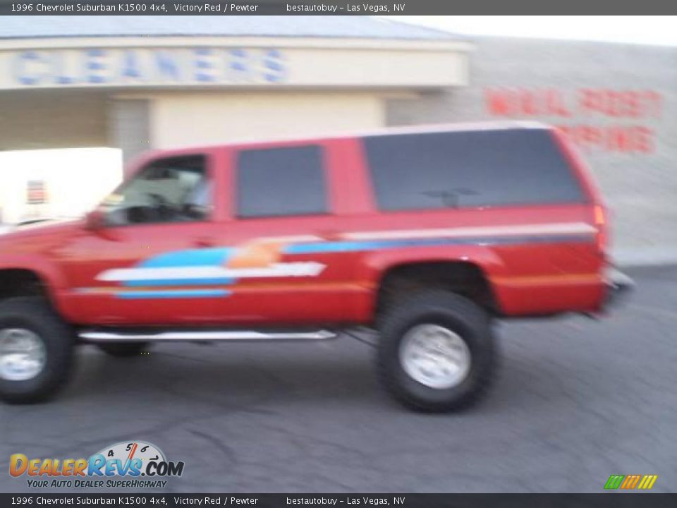 1996 Chevrolet Suburban K1500 4x4 Victory Red / Pewter Photo #2