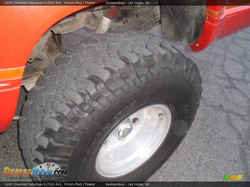 1996 Chevrolet Suburban K1500 4x4 Victory Red / Pewter Photo #18