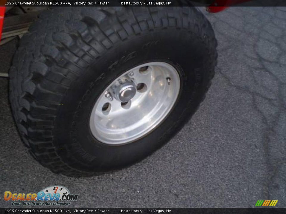 1996 Chevrolet Suburban K1500 4x4 Victory Red / Pewter Photo #19