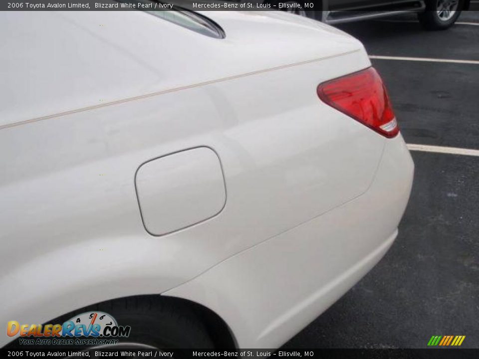 2006 Toyota Avalon Limited Blizzard White Pearl / Ivory Photo #10