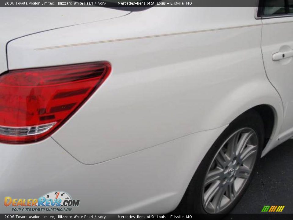 2006 Toyota Avalon Limited Blizzard White Pearl / Ivory Photo #13