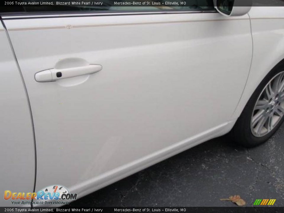 2006 Toyota Avalon Limited Blizzard White Pearl / Ivory Photo #15