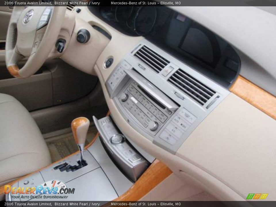2006 Toyota Avalon Limited Blizzard White Pearl / Ivory Photo #19