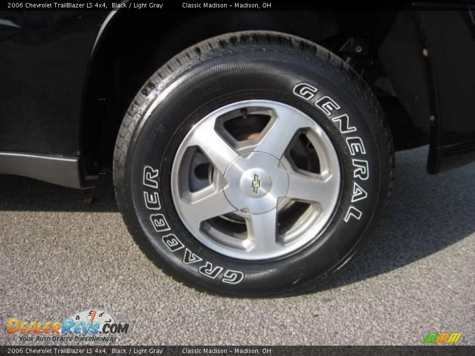 2006 Chevrolet TrailBlazer LS 4x4 Black / Light Gray Photo #8