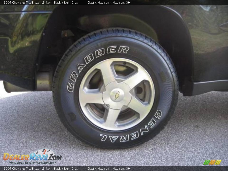 2006 Chevrolet TrailBlazer LS 4x4 Black / Light Gray Photo #9