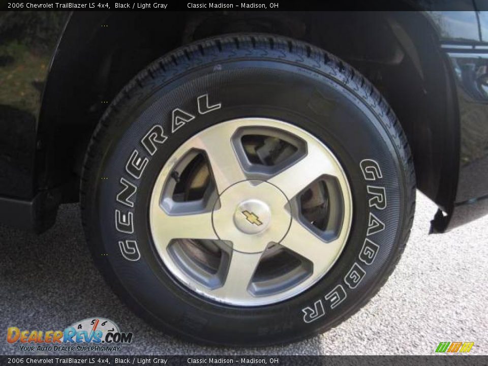 2006 Chevrolet TrailBlazer LS 4x4 Black / Light Gray Photo #10