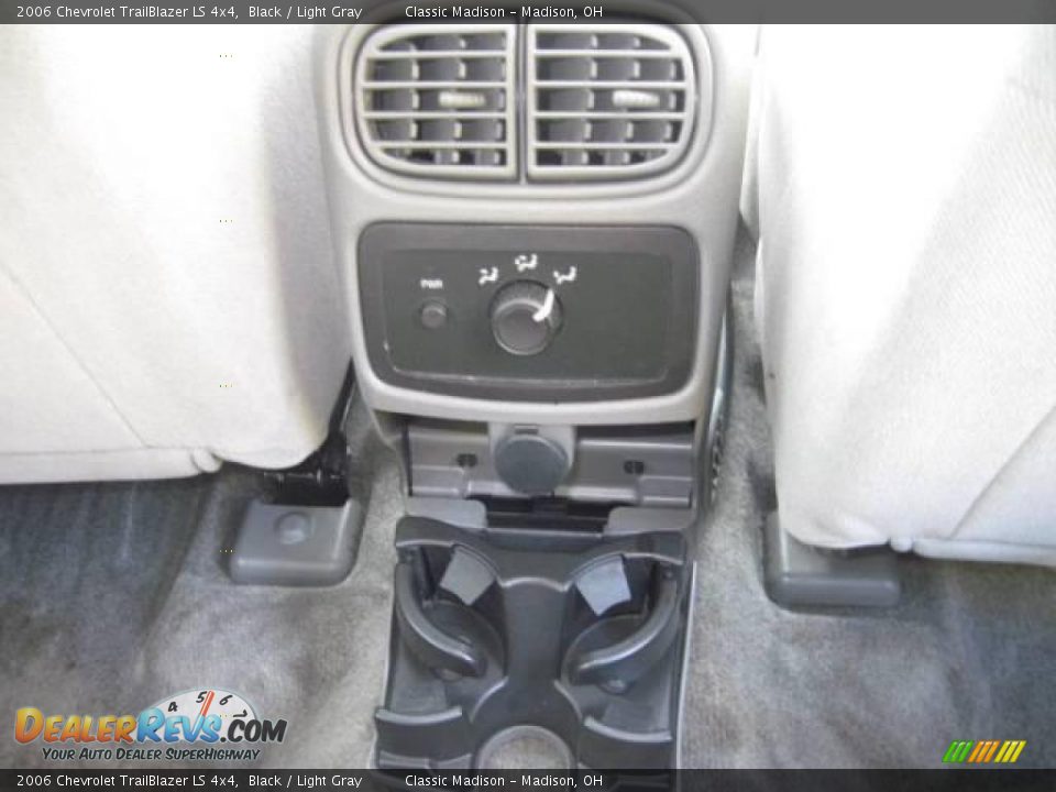 2006 Chevrolet TrailBlazer LS 4x4 Black / Light Gray Photo #20