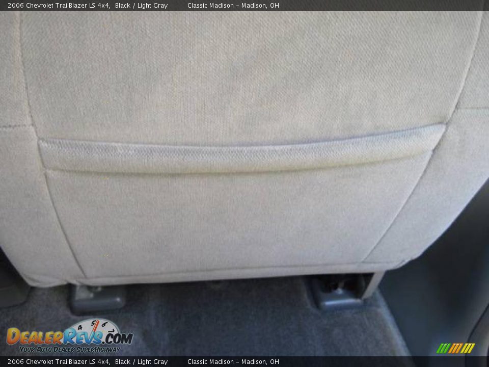 2006 Chevrolet TrailBlazer LS 4x4 Black / Light Gray Photo #22