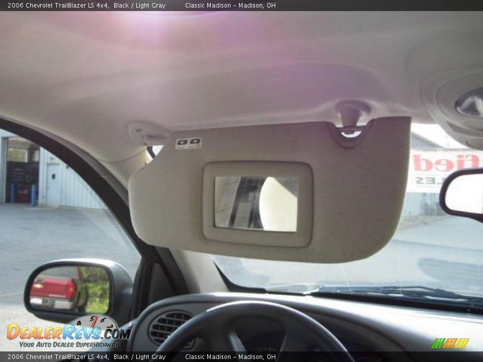 2006 Chevrolet TrailBlazer LS 4x4 Black / Light Gray Photo #25