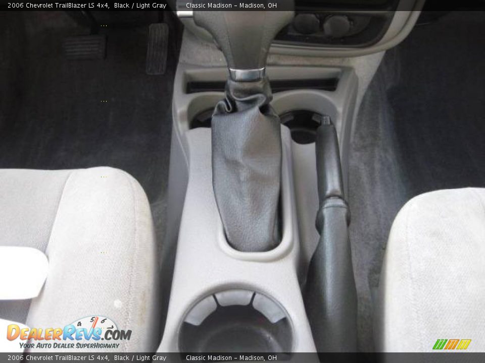 2006 Chevrolet TrailBlazer LS 4x4 Black / Light Gray Photo #27