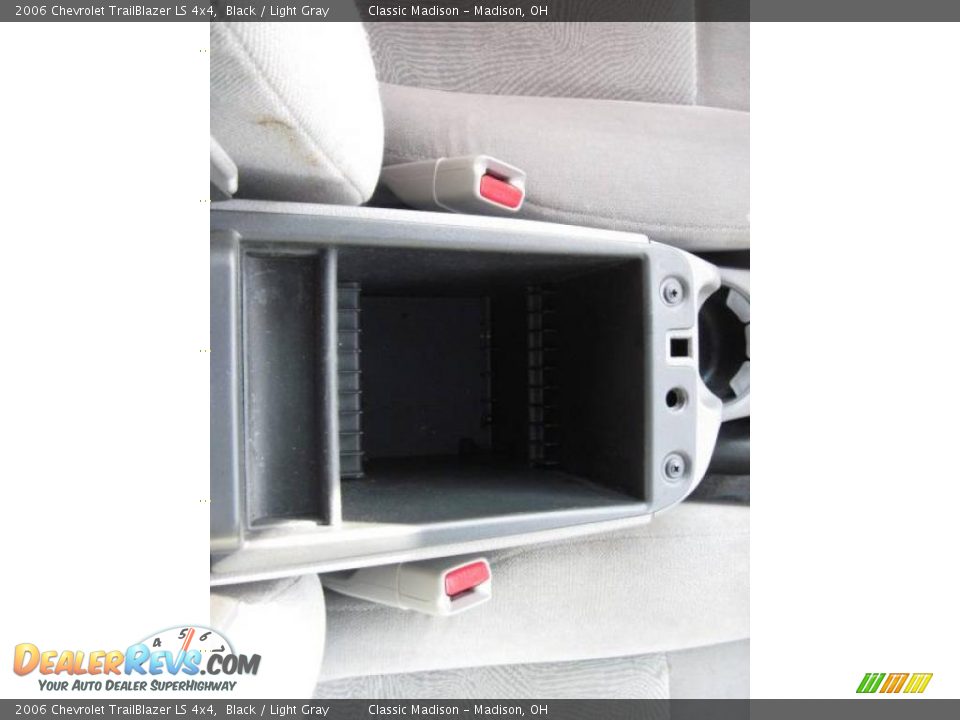 2006 Chevrolet TrailBlazer LS 4x4 Black / Light Gray Photo #28