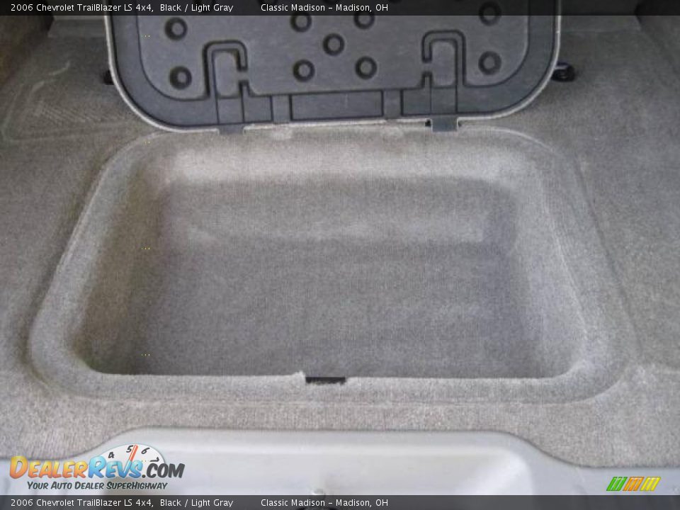2006 Chevrolet TrailBlazer LS 4x4 Black / Light Gray Photo #32