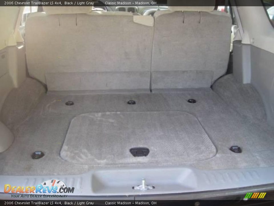 2006 Chevrolet TrailBlazer LS 4x4 Black / Light Gray Photo #33