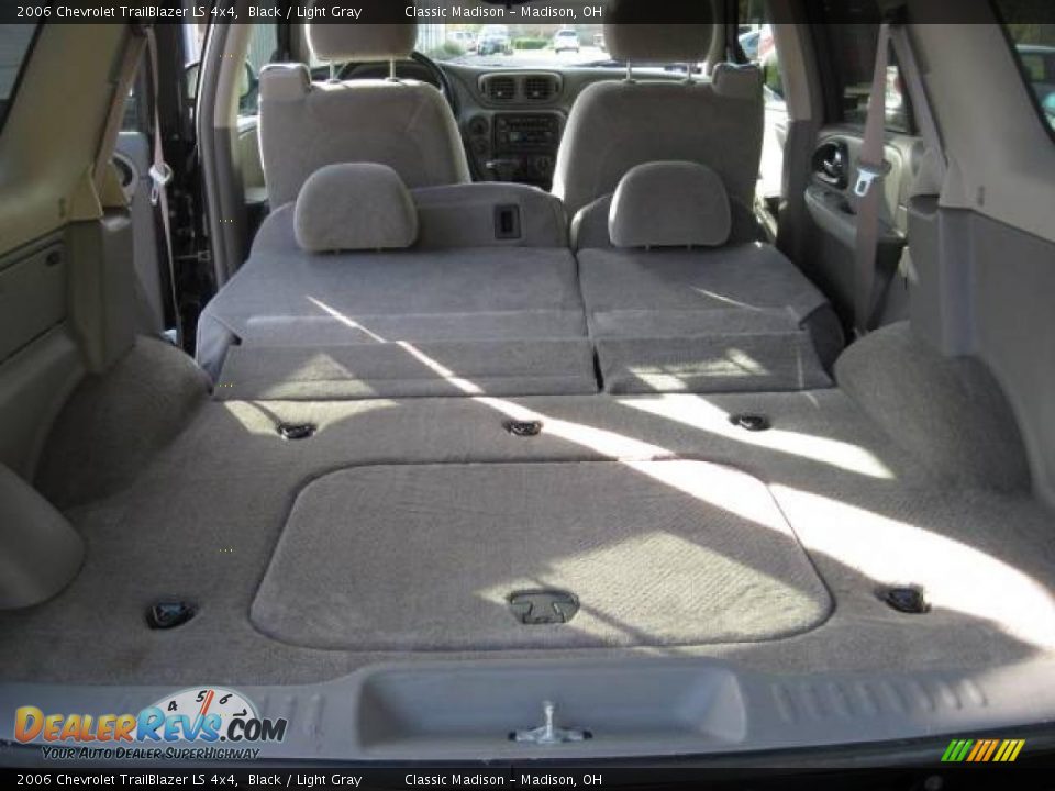 2006 Chevrolet TrailBlazer LS 4x4 Black / Light Gray Photo #34