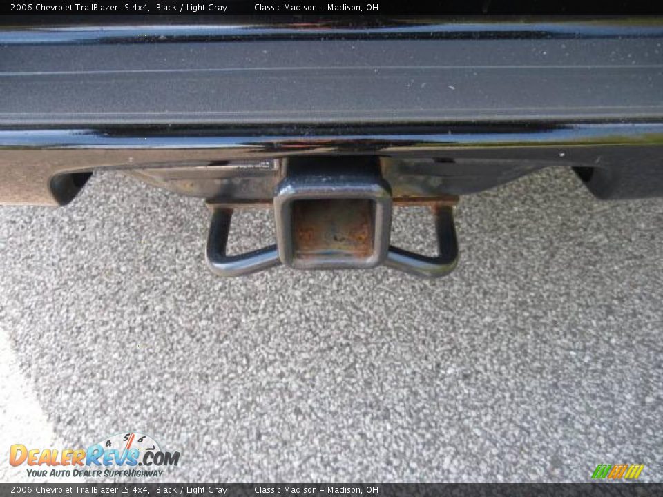 2006 Chevrolet TrailBlazer LS 4x4 Black / Light Gray Photo #35