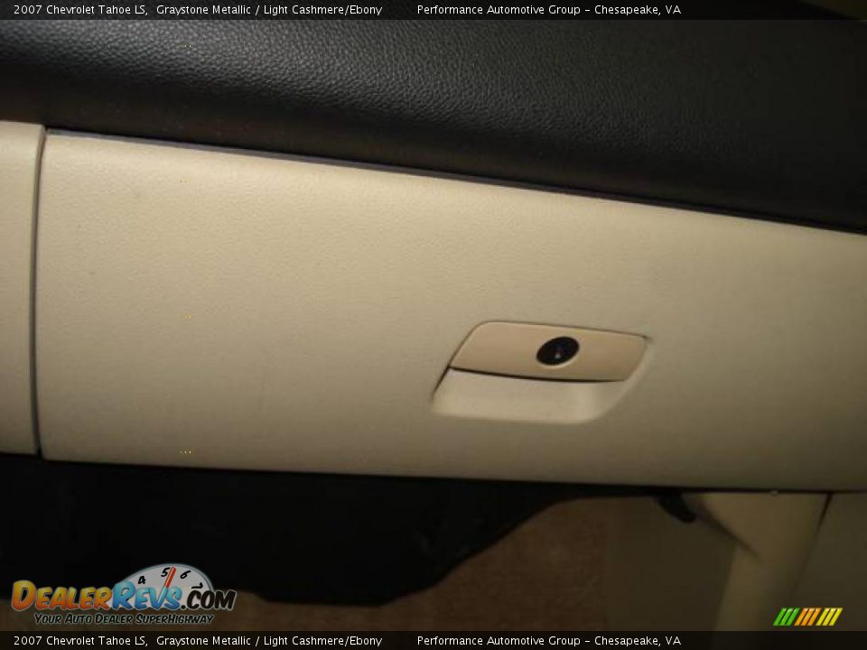 2007 Chevrolet Tahoe LS Graystone Metallic / Light Cashmere/Ebony Photo #18
