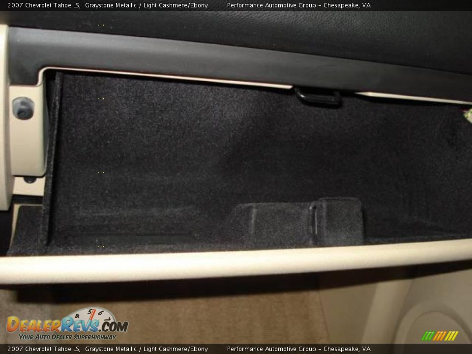2007 Chevrolet Tahoe LS Graystone Metallic / Light Cashmere/Ebony Photo #19