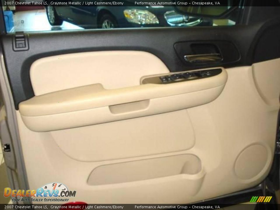 2007 Chevrolet Tahoe LS Graystone Metallic / Light Cashmere/Ebony Photo #27