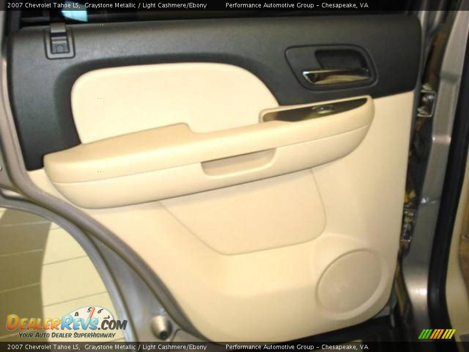 2007 Chevrolet Tahoe LS Graystone Metallic / Light Cashmere/Ebony Photo #28