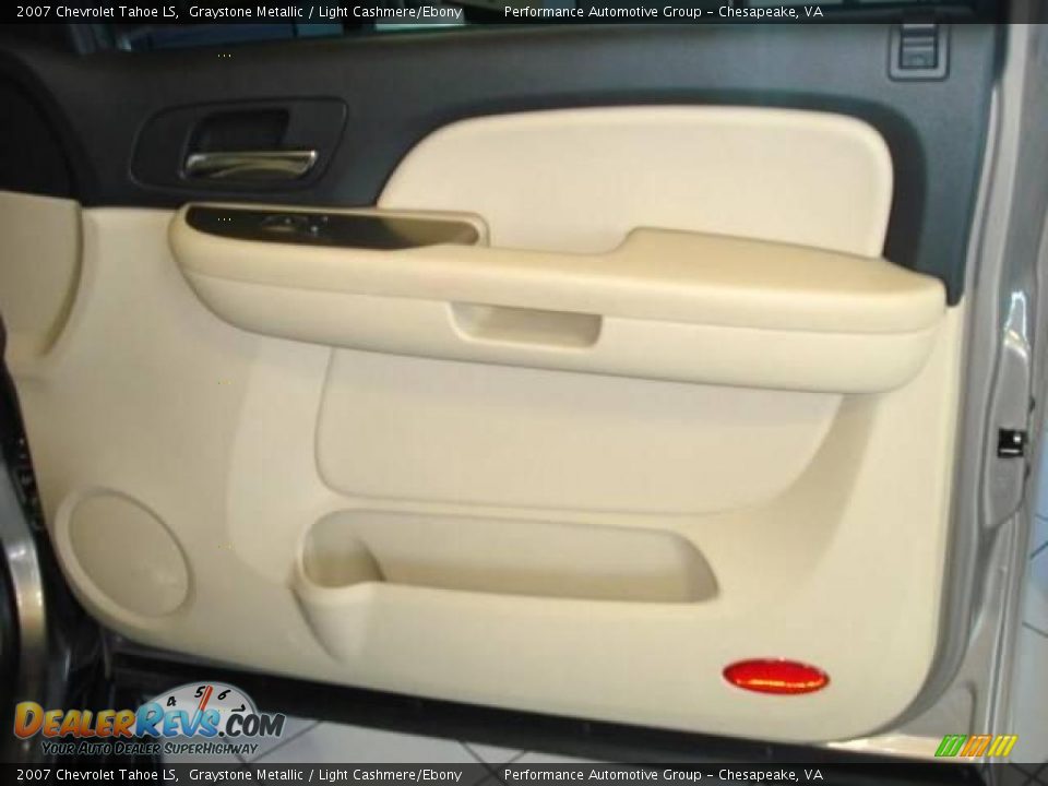 2007 Chevrolet Tahoe LS Graystone Metallic / Light Cashmere/Ebony Photo #30