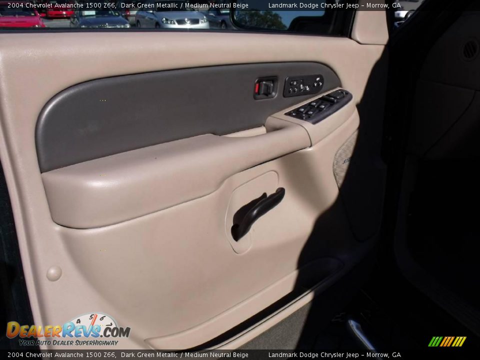 2004 Chevrolet Avalanche 1500 Z66 Dark Green Metallic / Medium Neutral Beige Photo #13