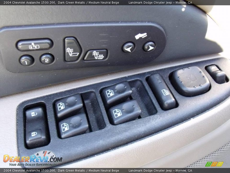 2004 Chevrolet Avalanche 1500 Z66 Dark Green Metallic / Medium Neutral Beige Photo #14