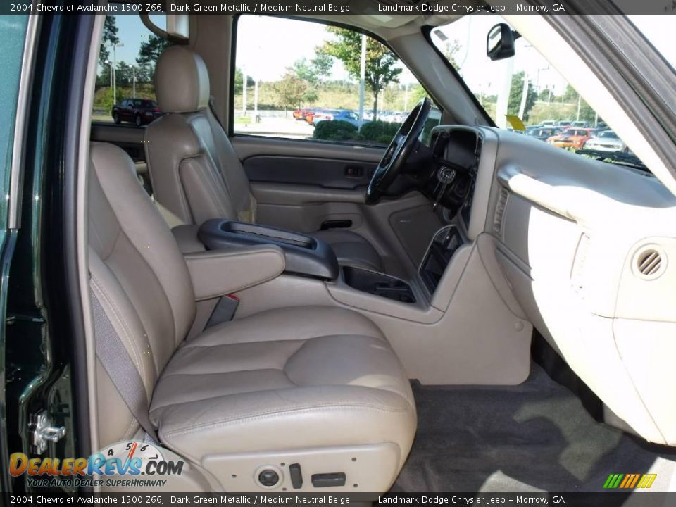 2004 Chevrolet Avalanche 1500 Z66 Dark Green Metallic / Medium Neutral Beige Photo #20
