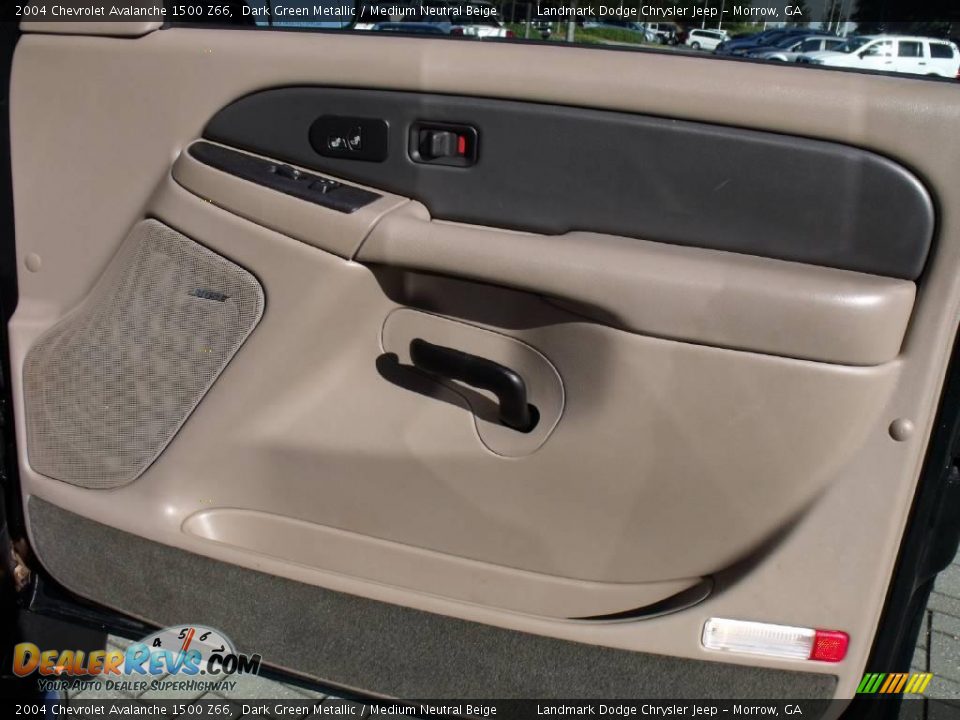 2004 Chevrolet Avalanche 1500 Z66 Dark Green Metallic / Medium Neutral Beige Photo #21