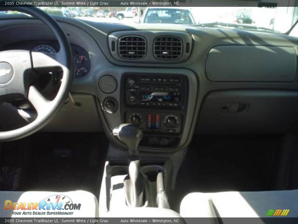 2005 Chevrolet TrailBlazer LS Summit White / Light Gray Photo #7