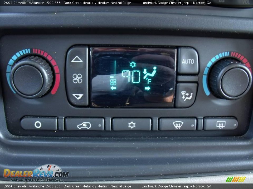 2004 Chevrolet Avalanche 1500 Z66 Dark Green Metallic / Medium Neutral Beige Photo #29
