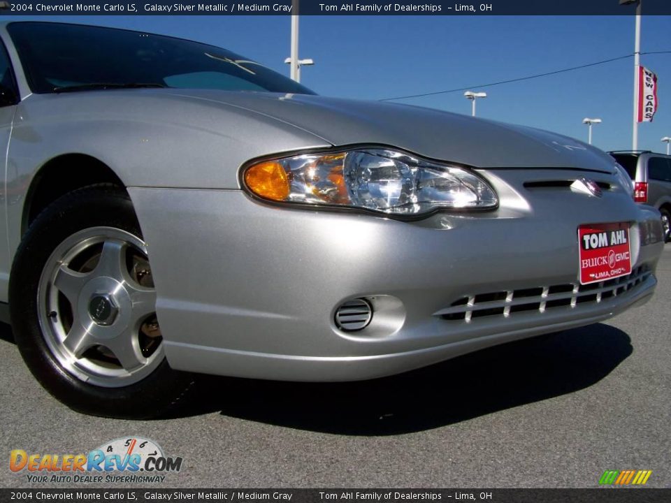 2004 Chevrolet Monte Carlo LS Galaxy Silver Metallic / Medium Gray Photo #2