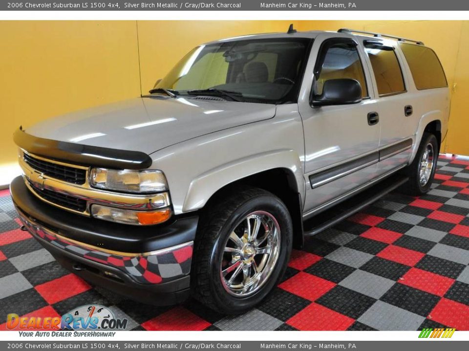 2006 Chevrolet Suburban LS 1500 4x4 Silver Birch Metallic / Gray/Dark Charcoal Photo #3