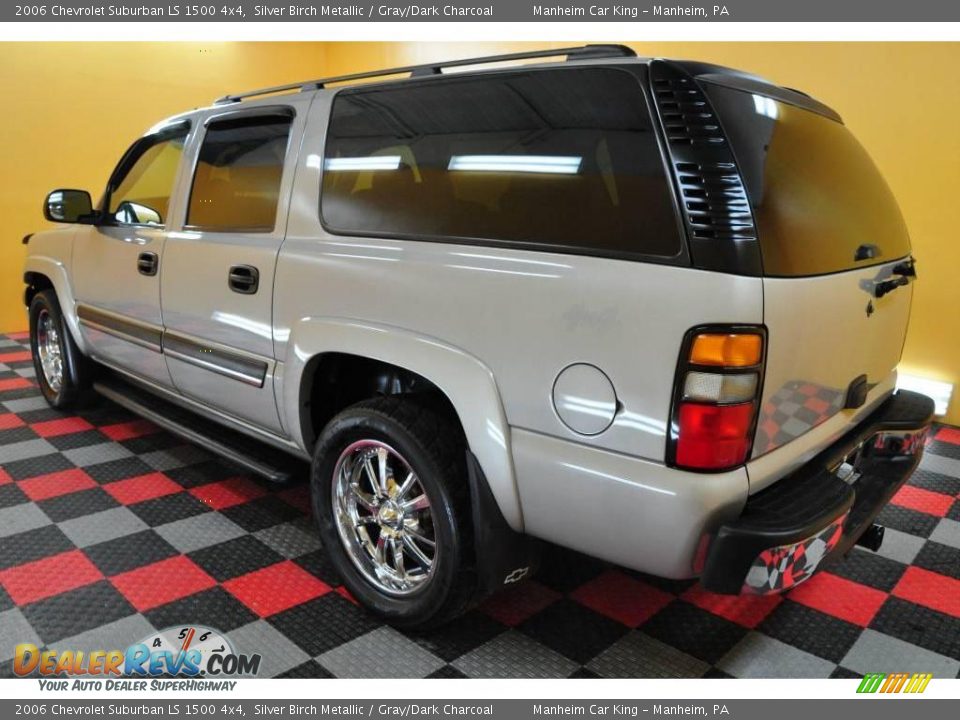 2006 Chevrolet Suburban LS 1500 4x4 Silver Birch Metallic / Gray/Dark Charcoal Photo #4
