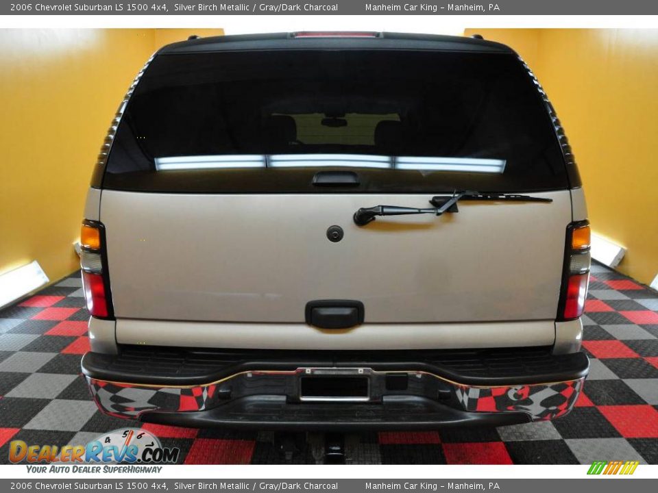 2006 Chevrolet Suburban LS 1500 4x4 Silver Birch Metallic / Gray/Dark Charcoal Photo #5