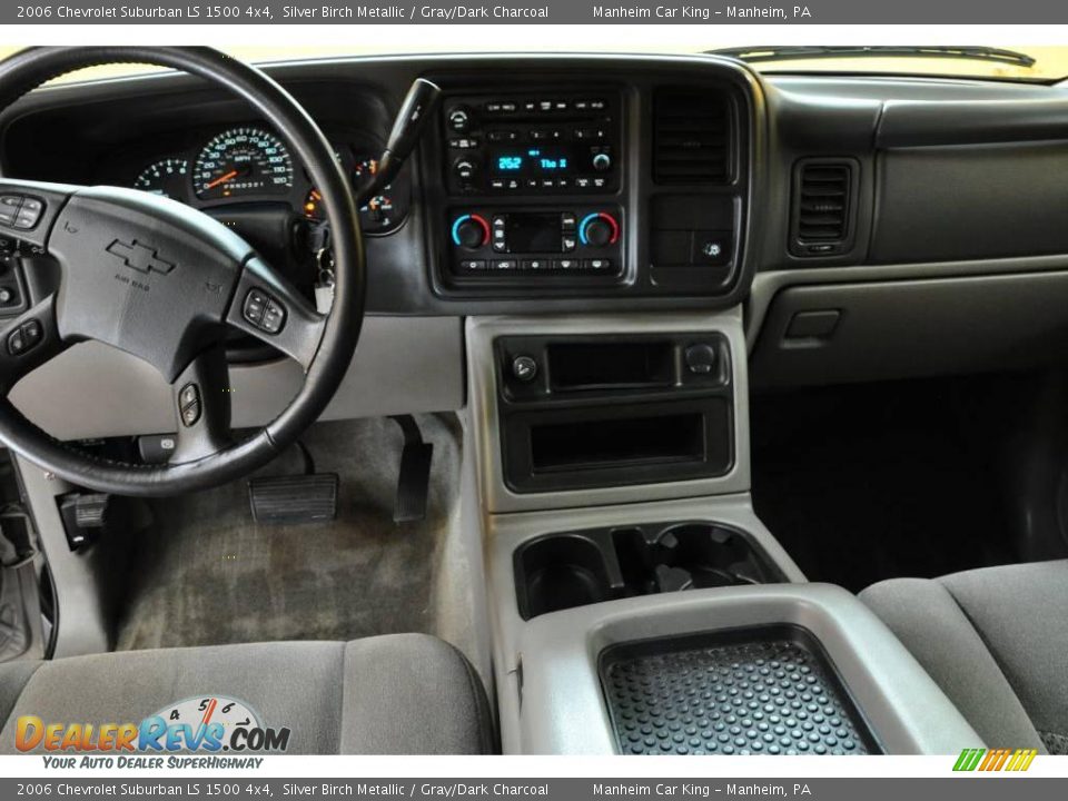 2006 Chevrolet Suburban LS 1500 4x4 Silver Birch Metallic / Gray/Dark Charcoal Photo #7