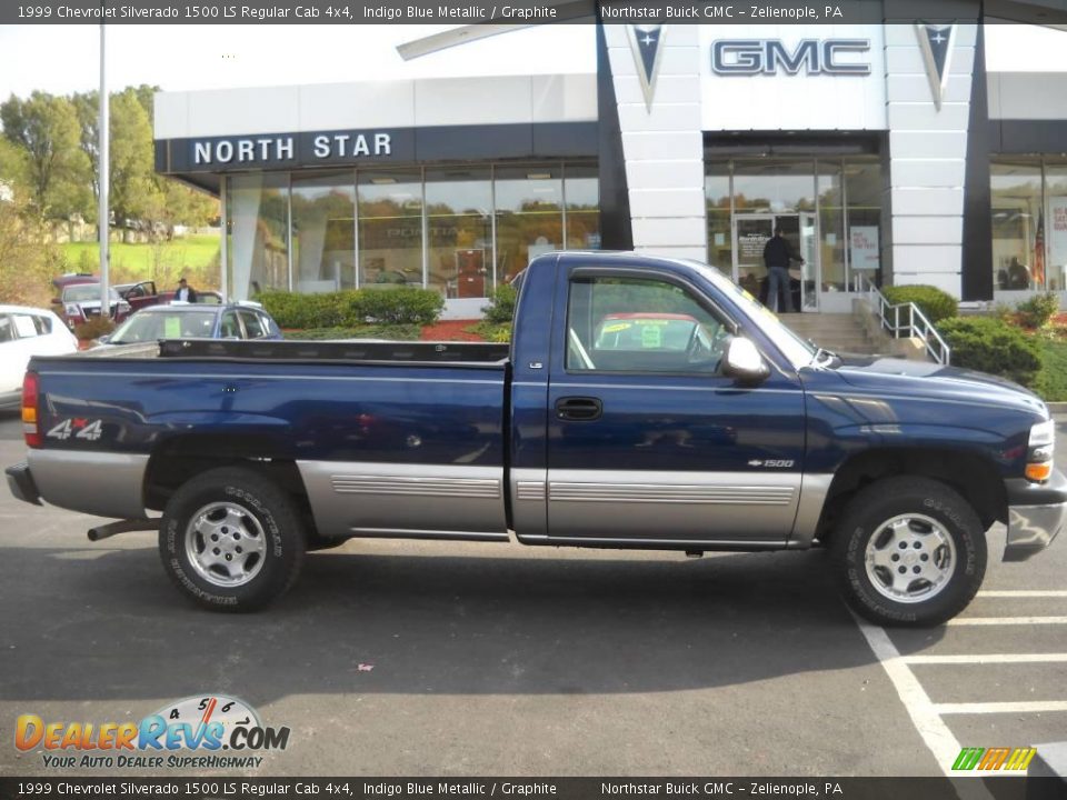 1999 Chevrolet Silverado 1500 LS Regular Cab 4x4 Indigo Blue Metallic / Graphite Photo #1