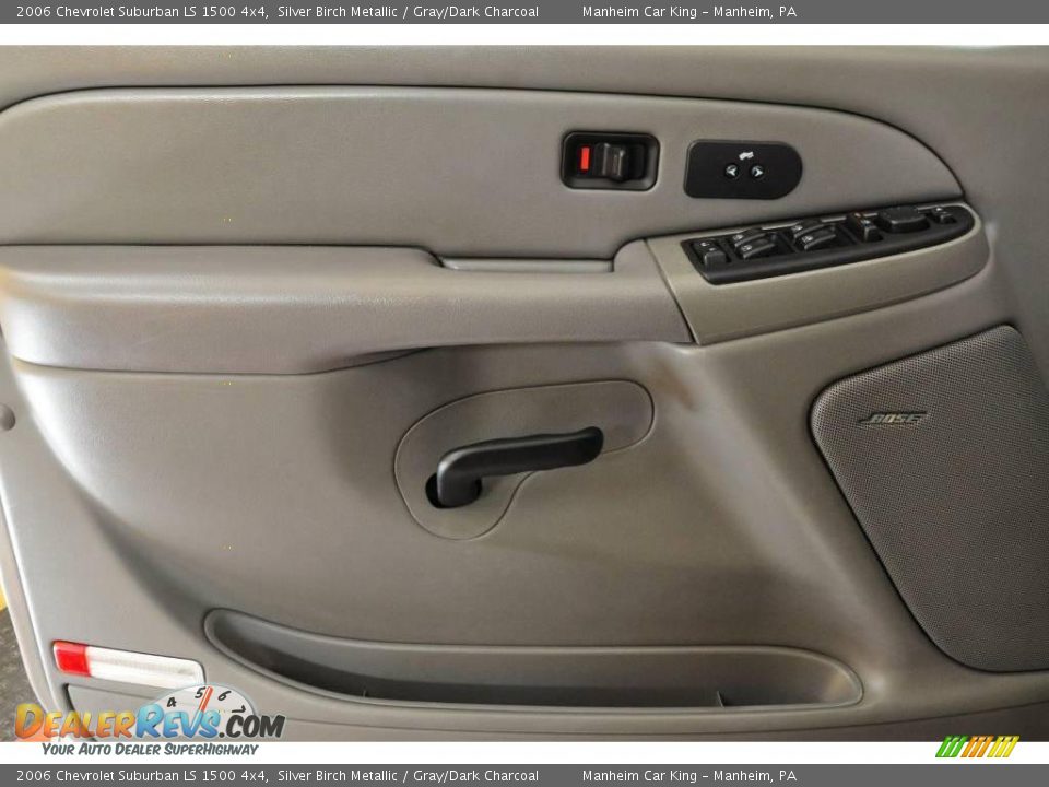 2006 Chevrolet Suburban LS 1500 4x4 Silver Birch Metallic / Gray/Dark Charcoal Photo #12
