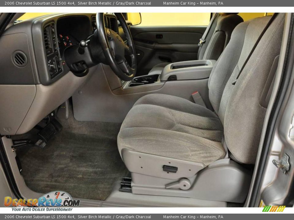 2006 Chevrolet Suburban LS 1500 4x4 Silver Birch Metallic / Gray/Dark Charcoal Photo #15