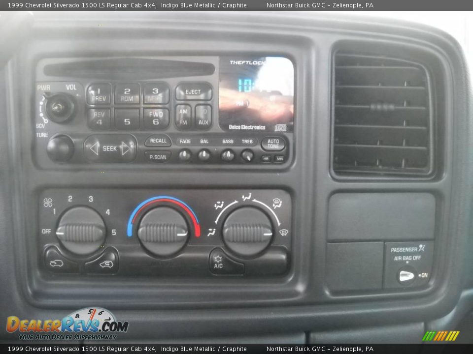 1999 Chevrolet Silverado 1500 LS Regular Cab 4x4 Indigo Blue Metallic / Graphite Photo #18