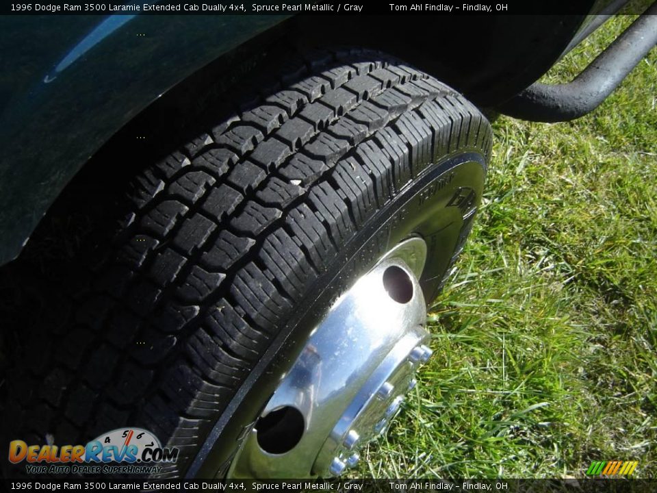 1996 Dodge Ram 3500 Laramie Extended Cab Dually 4x4 Spruce Pearl Metallic / Gray Photo #10