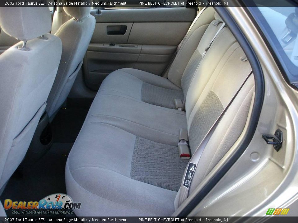 2003 Ford Taurus SES Arizona Beige Metallic / Medium Parchment Photo #10