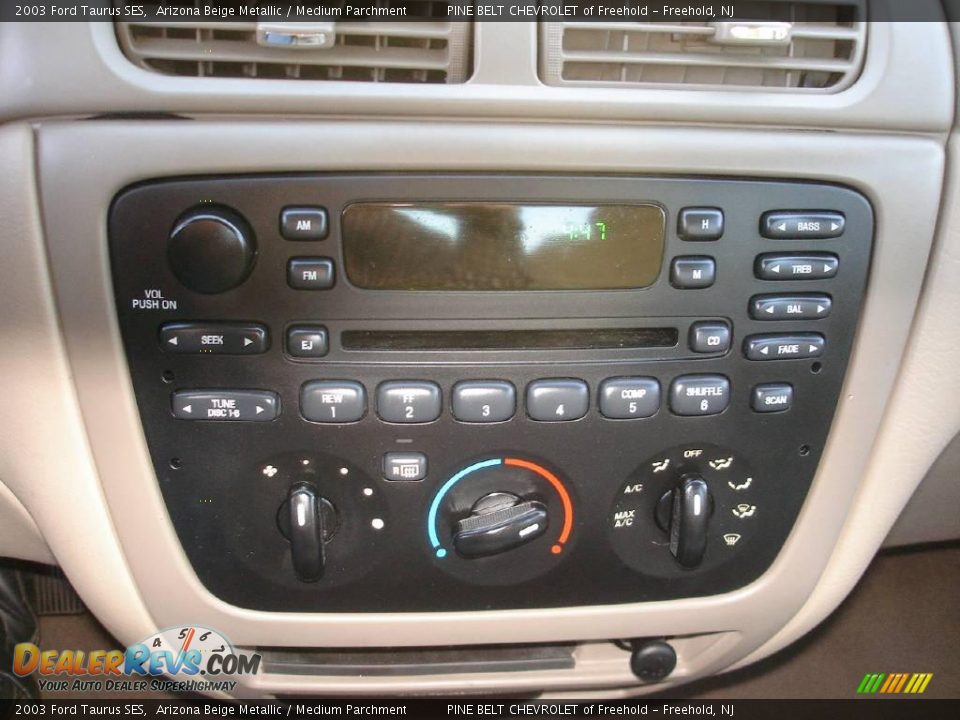 2003 Ford Taurus SES Arizona Beige Metallic / Medium Parchment Photo #13