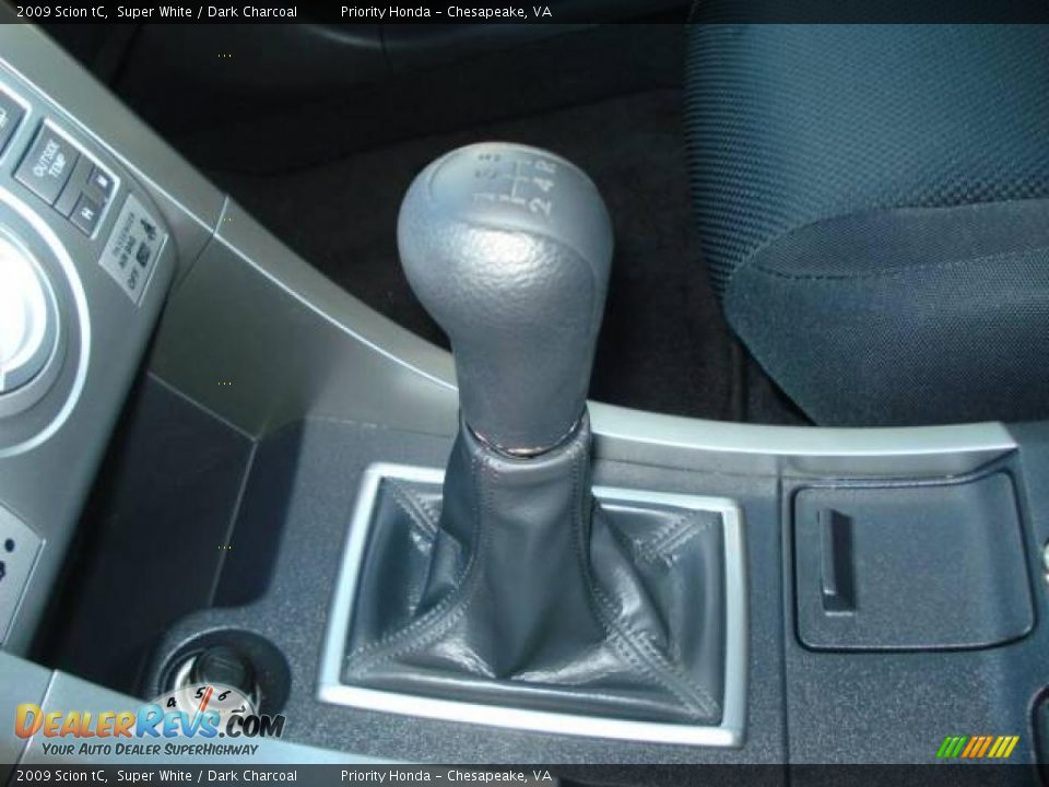 2009 Scion tC Super White / Dark Charcoal Photo #15