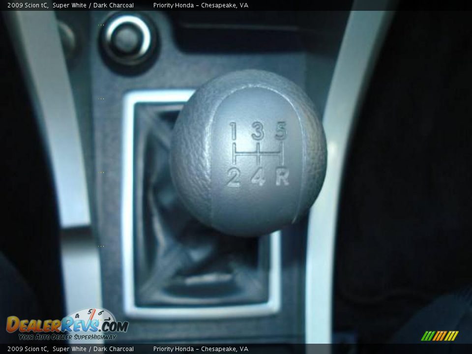 2009 Scion tC Super White / Dark Charcoal Photo #16